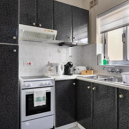 Letcom Apartment *